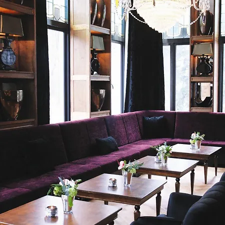 Landgoed, Jachtslot De Mookerheide